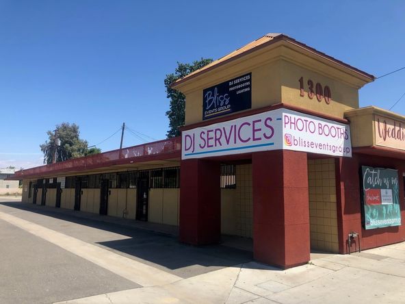 Freestanding Retail/Office with Mooney Frontage: 1300 S Mooney Blvd, Visalia, CA 93277